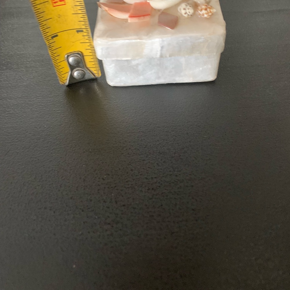 Beautiful mini ring shell box - Picture 5 of 5